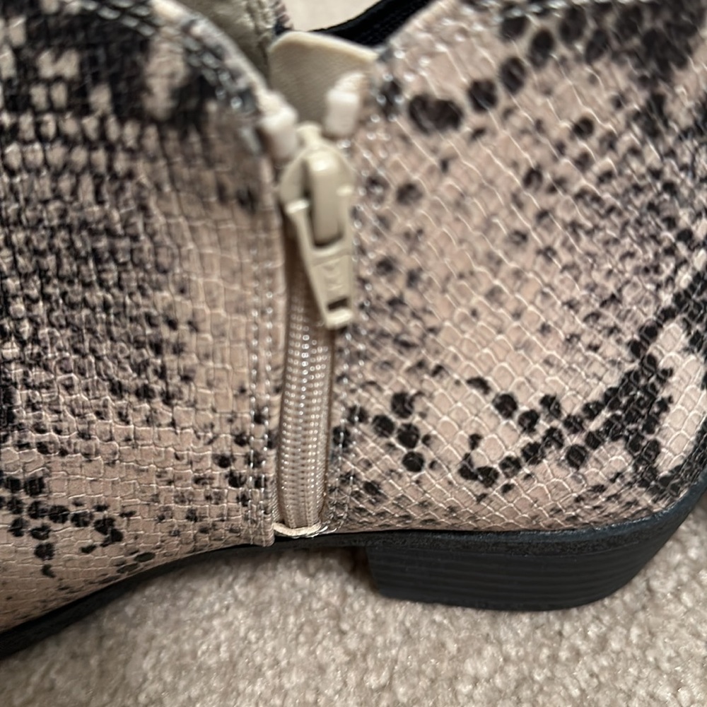 SO Snakeskin Booties- Size 8 - Picture 6 of 10